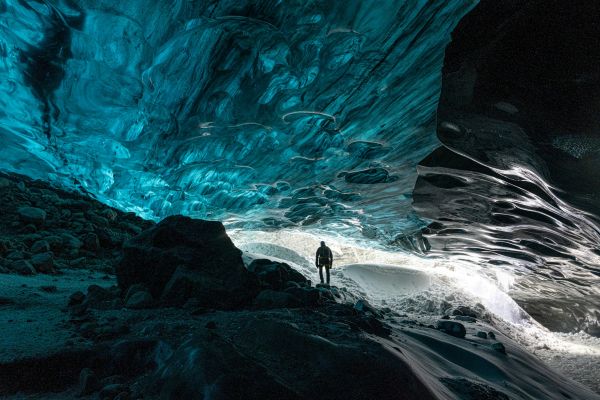 Comment planifier une visite des grottes de glace en Islande?