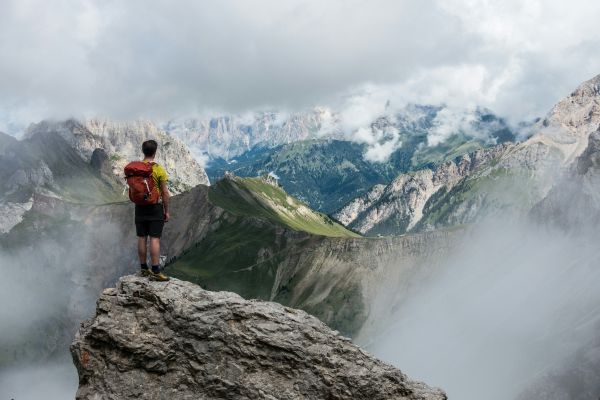 Voyages montagne : guides et conseils pour des aventures réussies